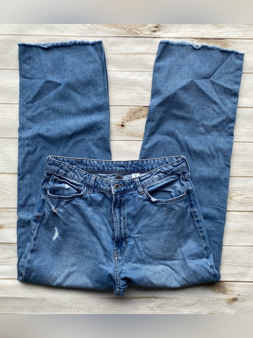 H&M ultra high waist wide leg denim jeans medium wash raw frayed hems 12